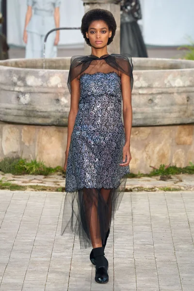 Look 49